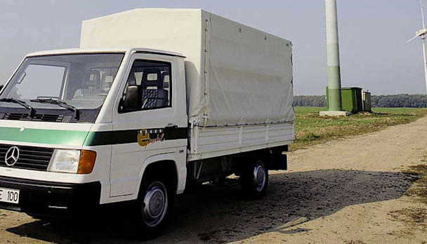 Mercedes-Benz MB 100