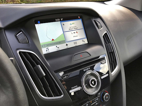 Editorial 2017 ford focus titanium sedan 21 gw