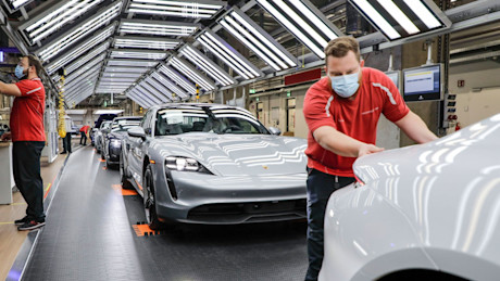 Ook bij dit goudhaantje onder de automerken verdwijnen bijna 2000 banen (en dit is waarom)