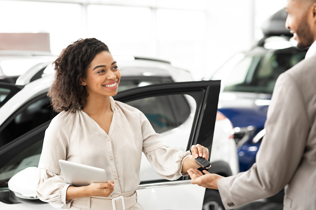 AutoScout24 Umfrage: Kosten versus Sicherheit – worauf es beim Autokauf ankommt