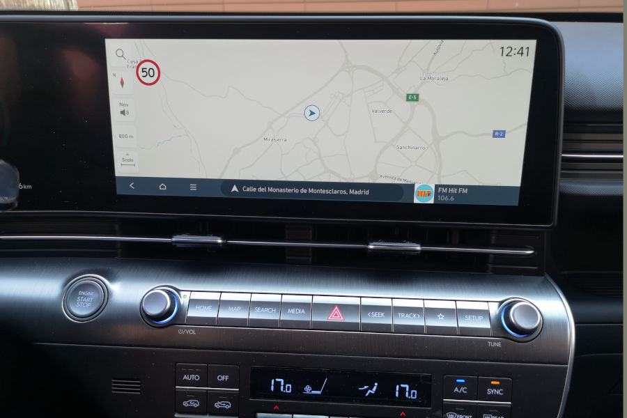 hyundai-kona-2023-1-0-mhev-tecno-review-autoscout24 (40).jpg