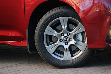 Editorial 2019 toyota sienna se awd v6 7 pass 09 dh