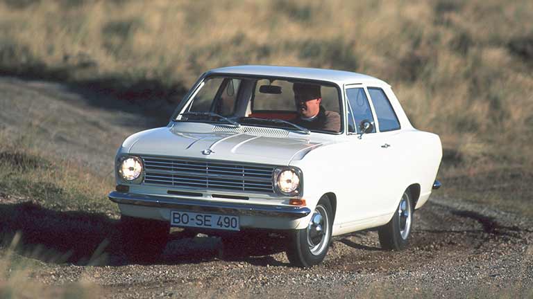 Opel Kadett vedere din fata