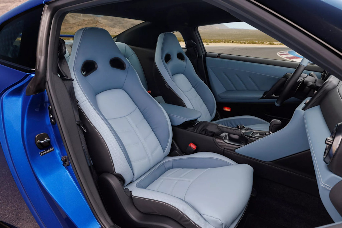 Nissan-GT-R-Specials-2024-interior (1).jpg