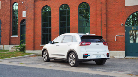Editorial 2019 kia niro ev sx touring 10 jp