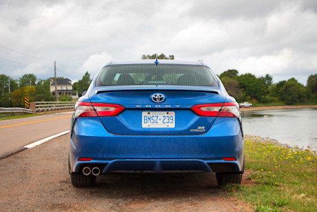 Editorial 2018 toyota camry se hybrid 06 ew