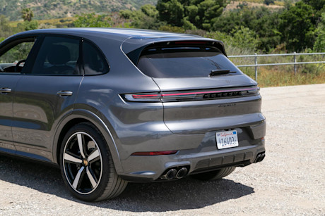 Editorial 2024 porsche cayenne 15 jw