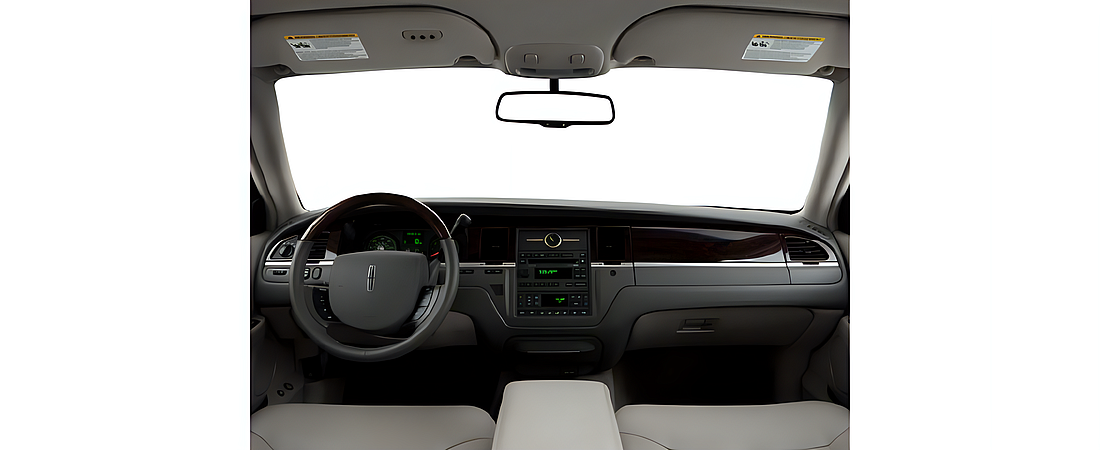 Lincoln Town Car 2011 7