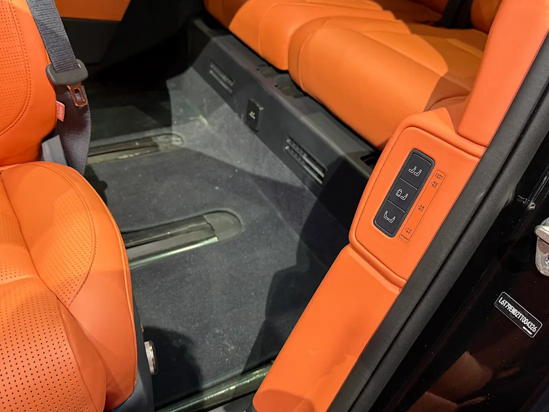 Lynk 900 seat buttons