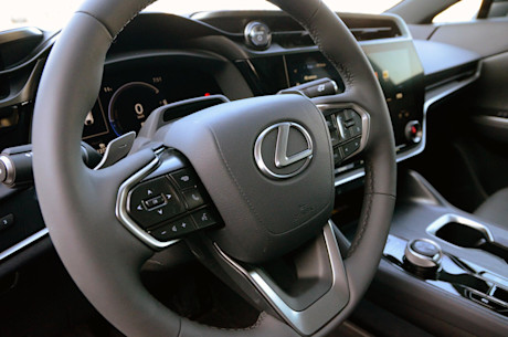 Lexus RZ 450e 2023 : essai routier Image