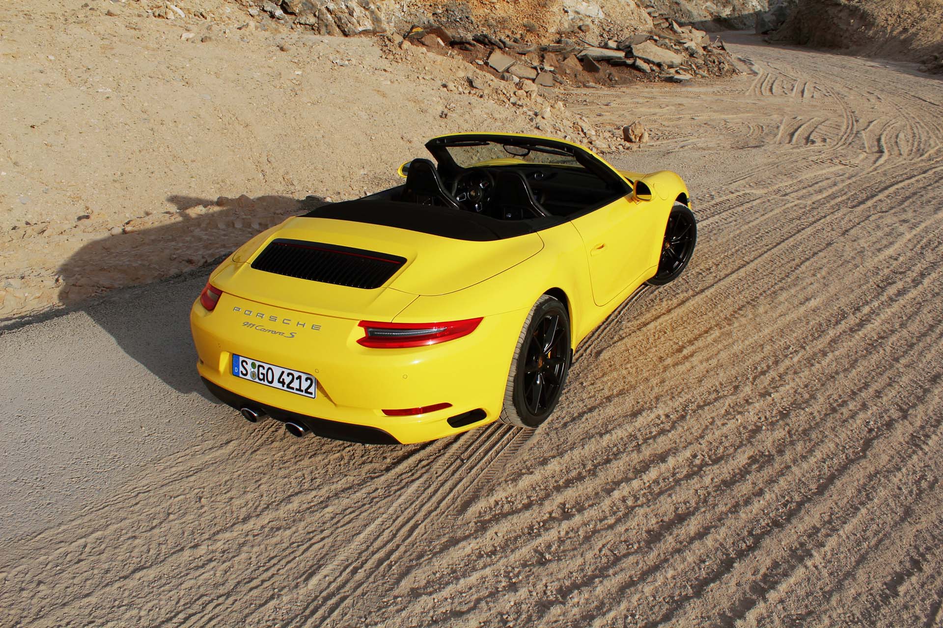 It’s not all about the PDK twin-clutch automatic. The seven-speed manual has been revised for 2017 and it gets a lighter effort clutch. A fabulous gearbox. This manual-equipped yellow S Cabriolet was my favourite of the day.