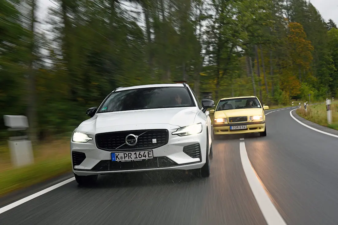 Volvo V60 Polestar 850 T5R VS Volvo V60 Polestar 850 T5R VS