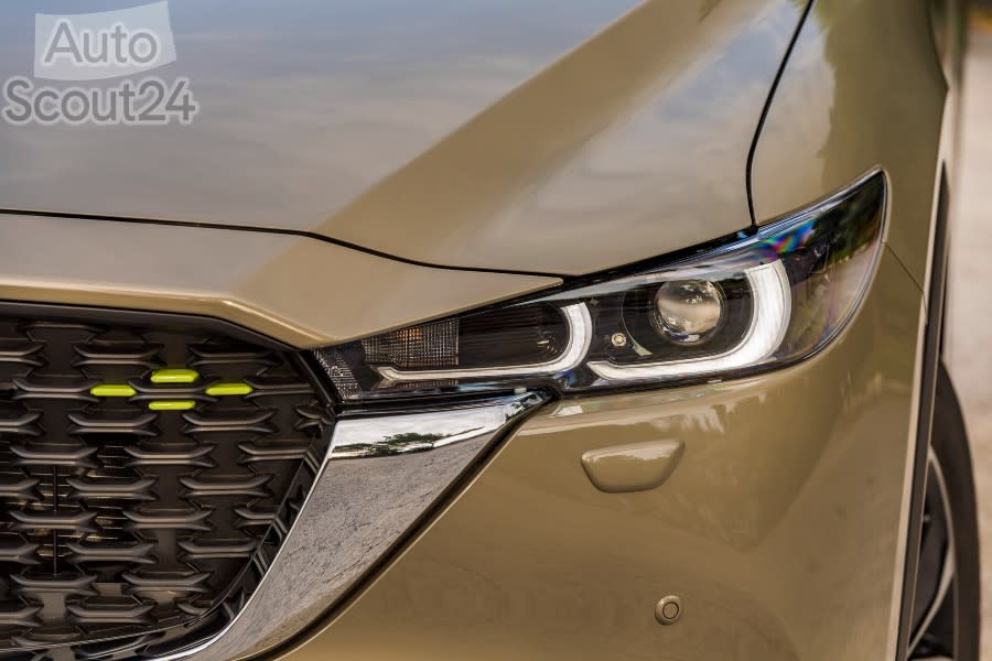 2022_mazda_cx-5_newground_hr_det_09_highres(1).jpg