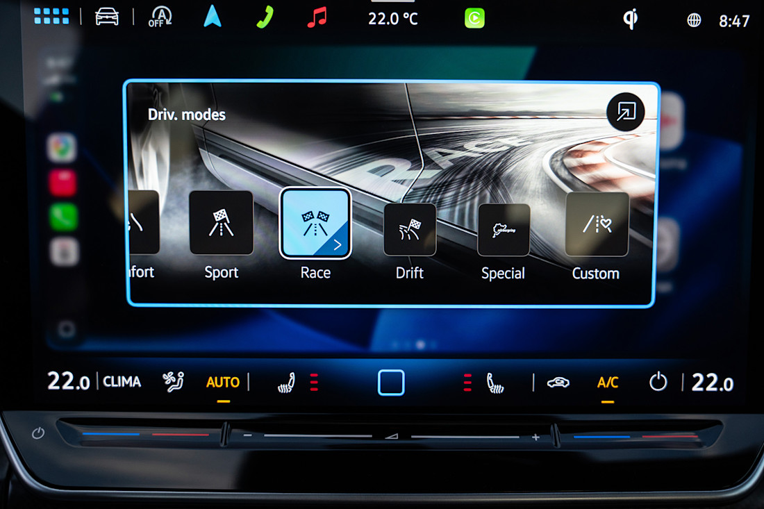 2026 Subaru Uncharted vs Volkswagen Golf R - NF - JW - 260807 - 23.jpg