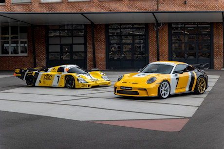 La Porsche 911 GT3 e la 956 che vinse a Le Mans nel 1985