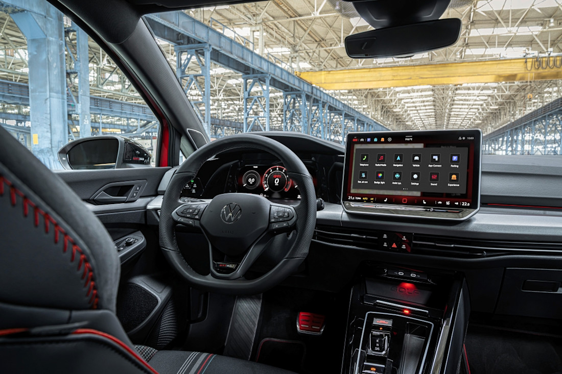 vw-golf-gti-edition-50 (12).jpg