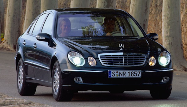 Mercedes-Benz E 240