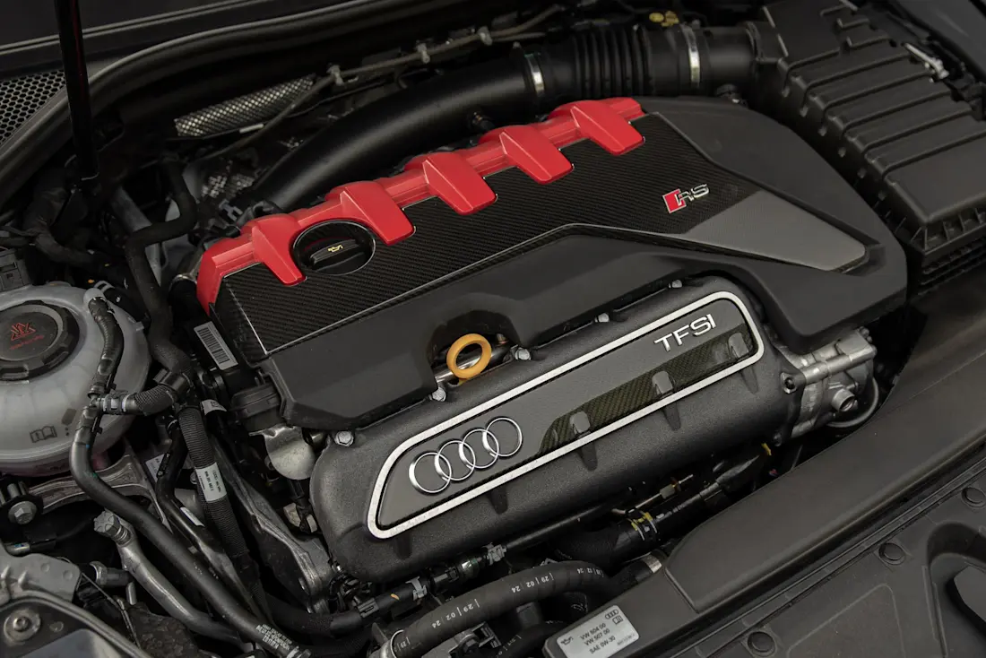 audi-rs3-motor