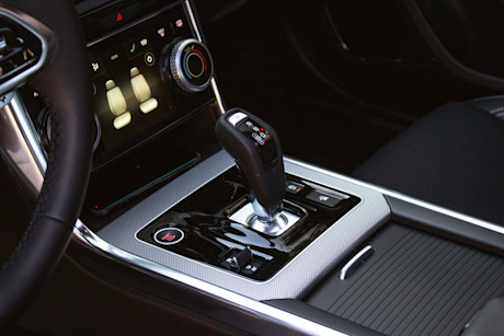 Jaguar XE 2020 : essai routier Body Image