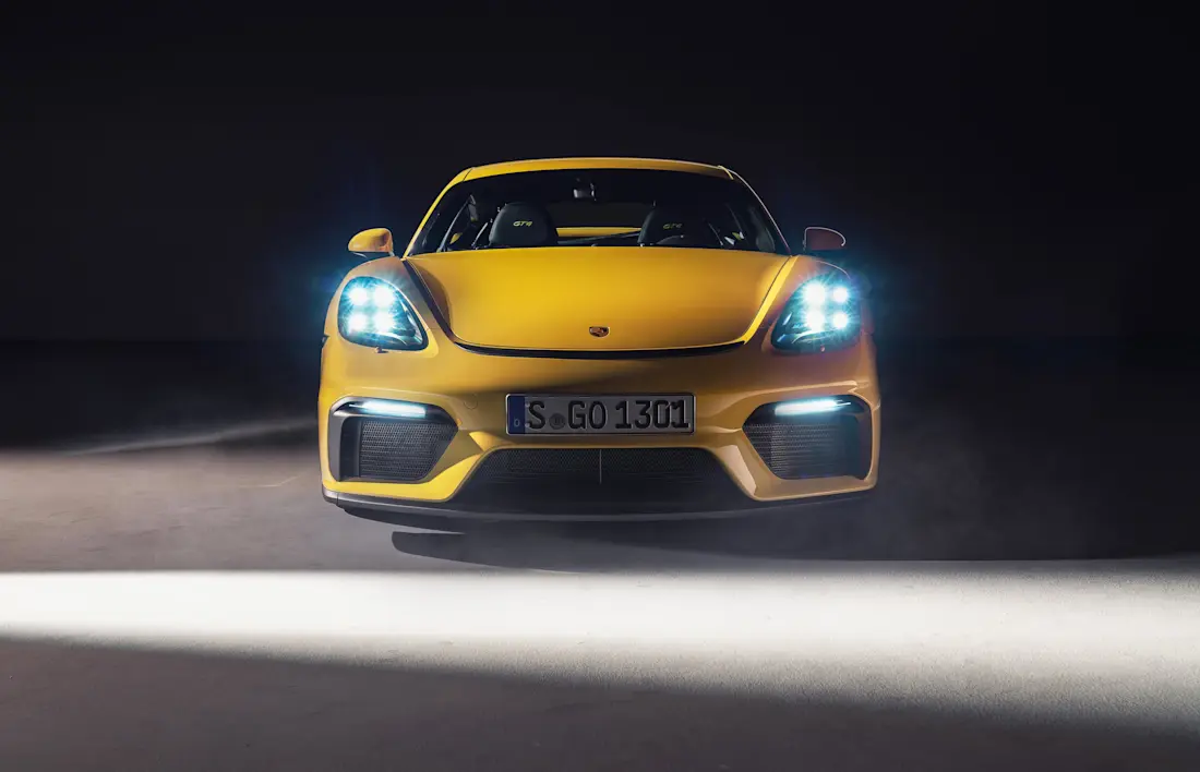 718 Cayman GT4 frontale