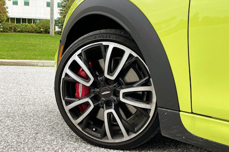 Editorial 2022 mini jcw convertible 09 ct
