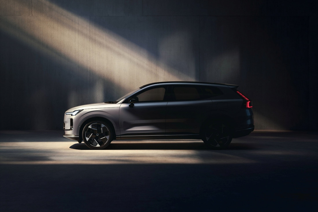 volvo-xc70-2026 (2).jpg