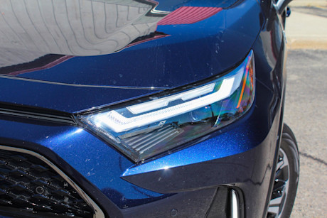 Editorial 2022 toyota rav4 prime xse awd 06 pb