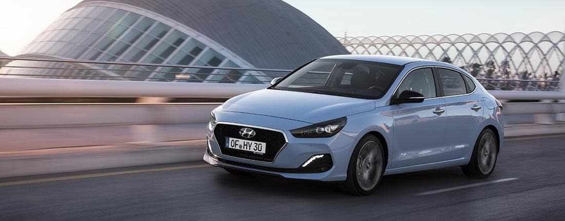 hyundai-i30-fastback-l-01