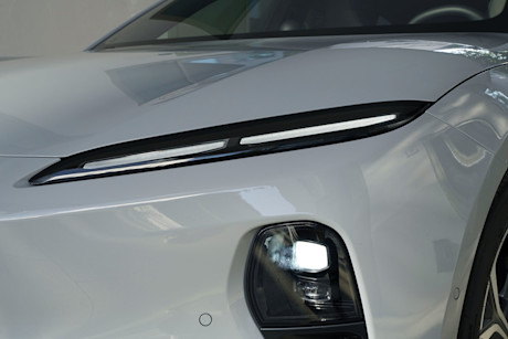 14 nio-et5-touring-2026-scheinwerfer
