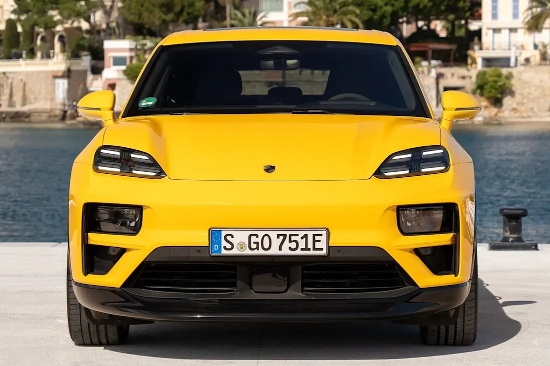 porsche-macan-turbo-2024-dynamic-front porsche-macan-turbo-2024-dynamic-front