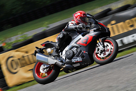 Editorial 2017 aprilia rsv4 rr 16 dc