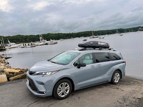 Editorial 2023 toyota sienna xse awd td 230908 04 msp