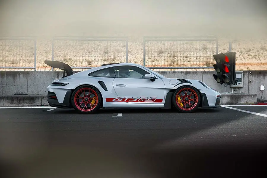 Porsche 911 GT3 RS 2022 (1)