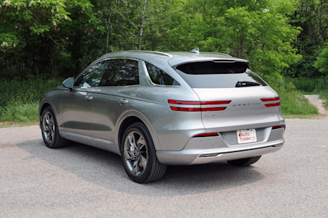 Editorial 2023 genesis electrified gv70 prestige td 230810 09 jm