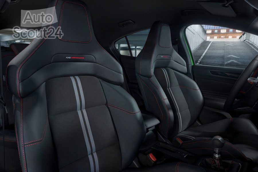 Ford Focus ST vs CUPRA LEon (3).jpg