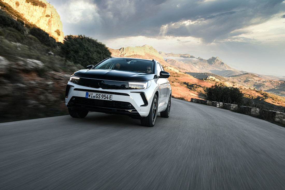 SUV ad alte prestazioni: nuova Opel Grandland GSe