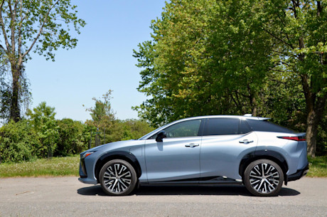 Lexus RZ 450e 2023 : essai routier Image