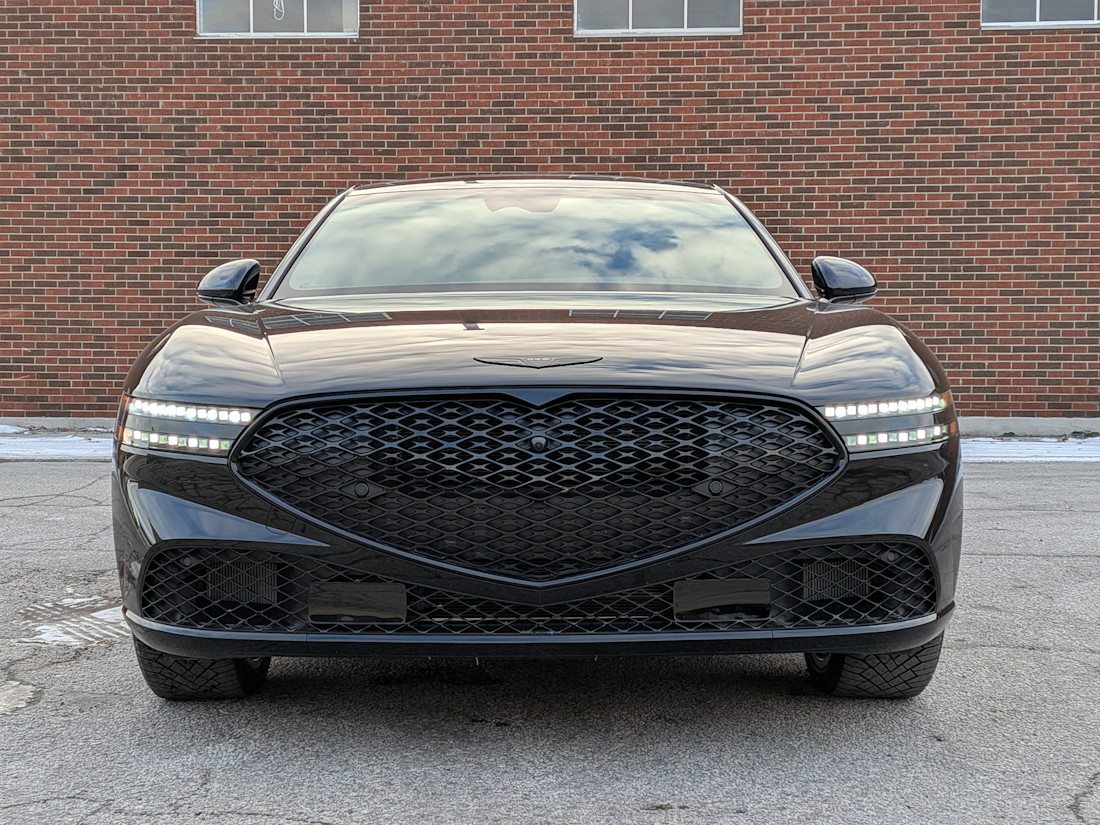 2026 Genesis G90 Black Edition - TD - SBe - 260327 - 5.jpg