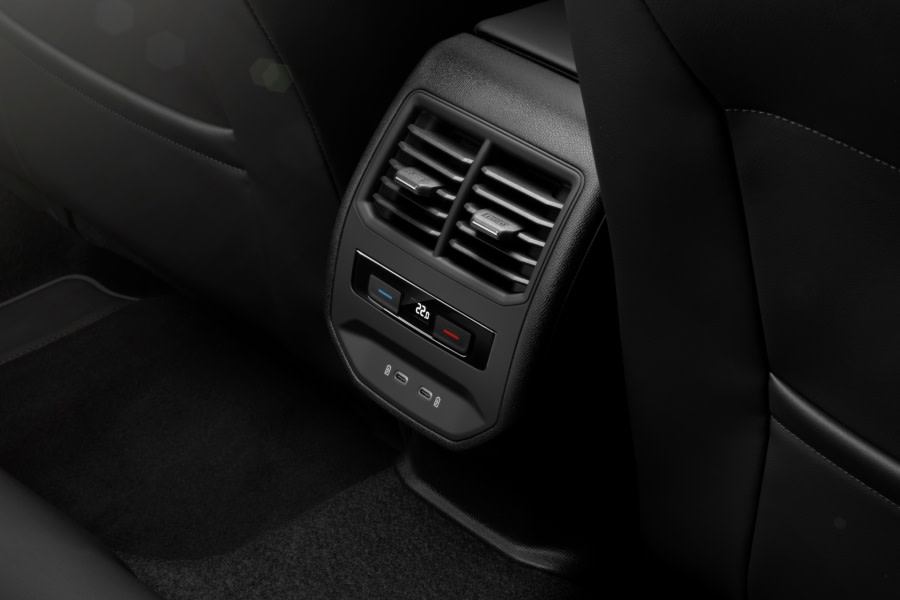 IPP-All-new-SEAT-Leon_131_HQ.jpg