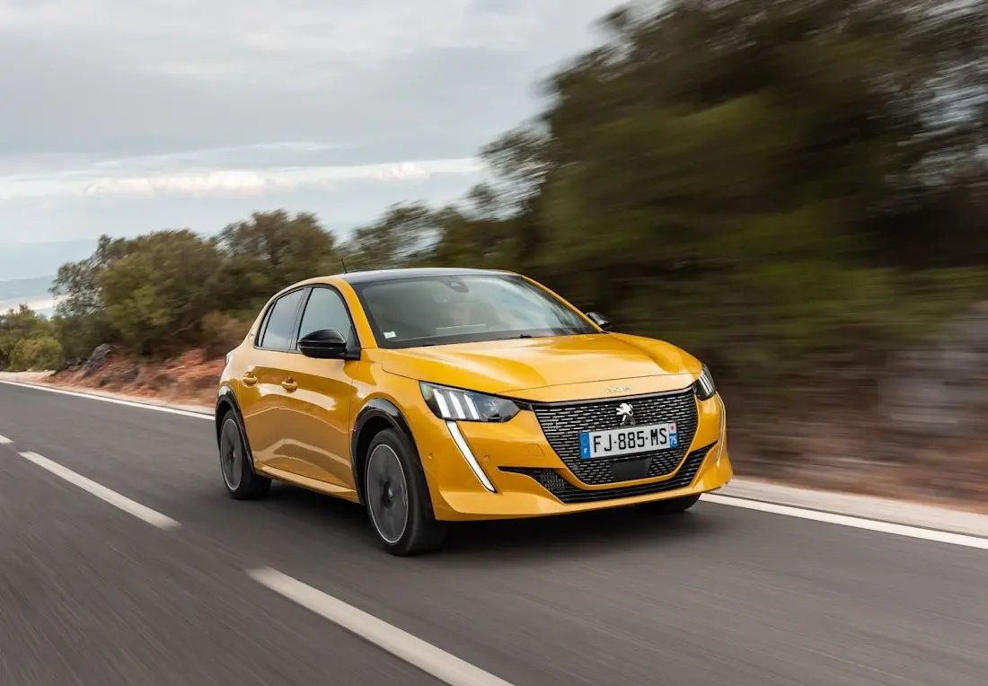 peugeot-208-front peugeot-208-front