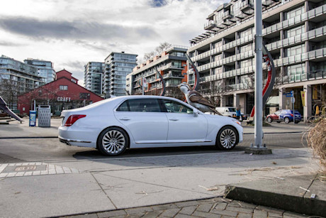 Editorial 2017 genesis g90 33t 05 bm