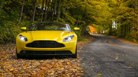 Editorial 2020 aston martin db11 v8 coupe 01 jw