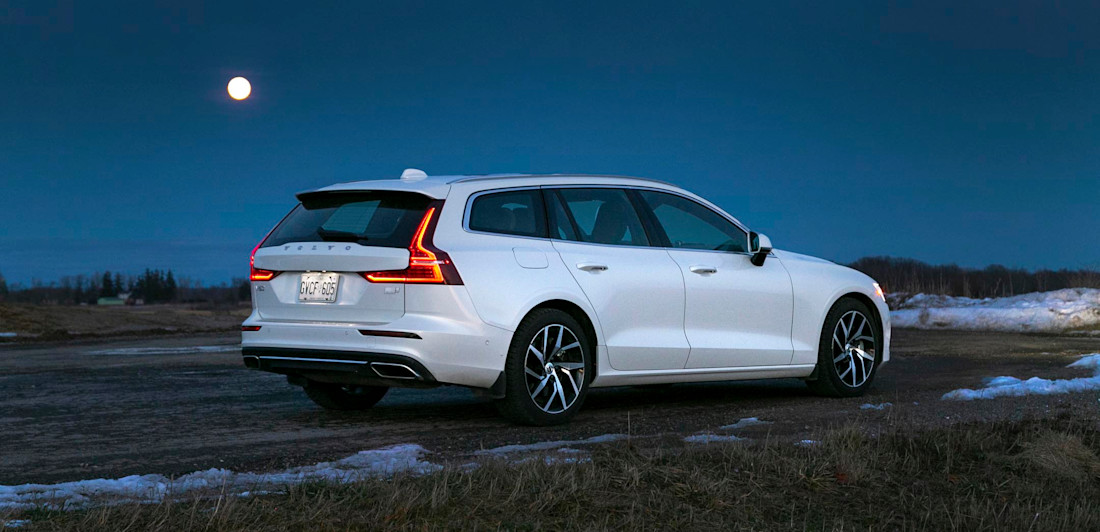 2021 Volvo V60 T8 Plug-in Hybrid Review