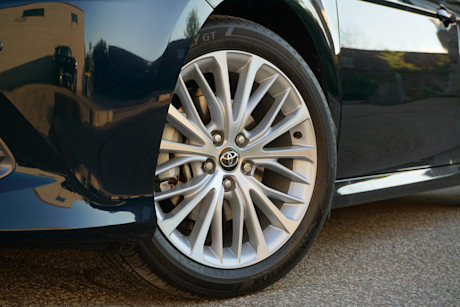 Editorial 2020 toyota camry hybrid xle 10 di