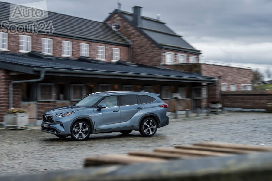 Toyota Highlander Electric Hybrid 2021 (4) (1).jpg