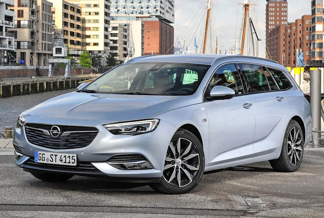 opel-insignia-sports-tourer-front