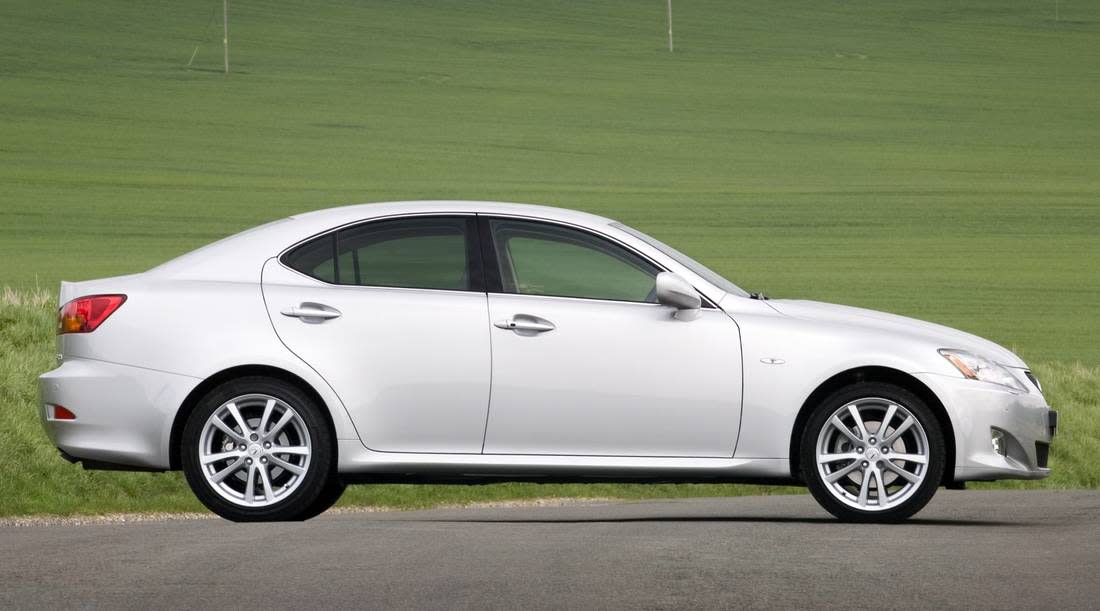 5GzpXhEAqsowNg0E3seUYs-4a7163052cac5de91d2375c2bd59070e-lexus-is-220d-side-1100