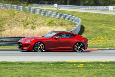Editorial 09 bh 2016 jaguar f type r awd
