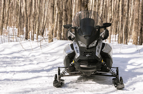 Editorial snowmobiling 101 05 dw
