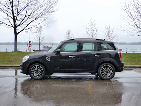Editorial 2017 mini cooper s countryman all4 07 jb
